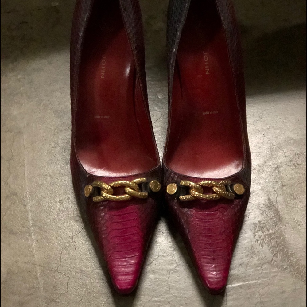 St John Pumps Heels Designer Red with Gold Metal Chain Link Luxury